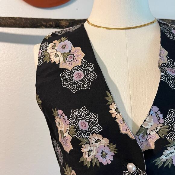 Karen Scott Vintage Black Floral Print Pearl Button Front Vest Top Size Small - Picture 2 of 11